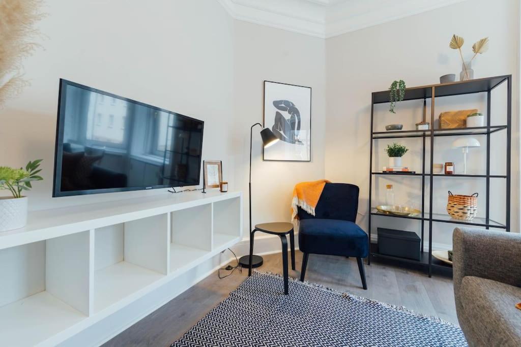 Stylish Stirling Apartment - Free Parking Eksteriør bilde