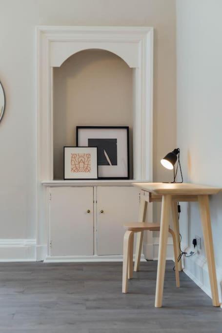 Stylish Stirling Apartment - Free Parking Eksteriør bilde