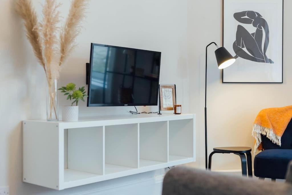 Stylish Stirling Apartment - Free Parking Eksteriør bilde