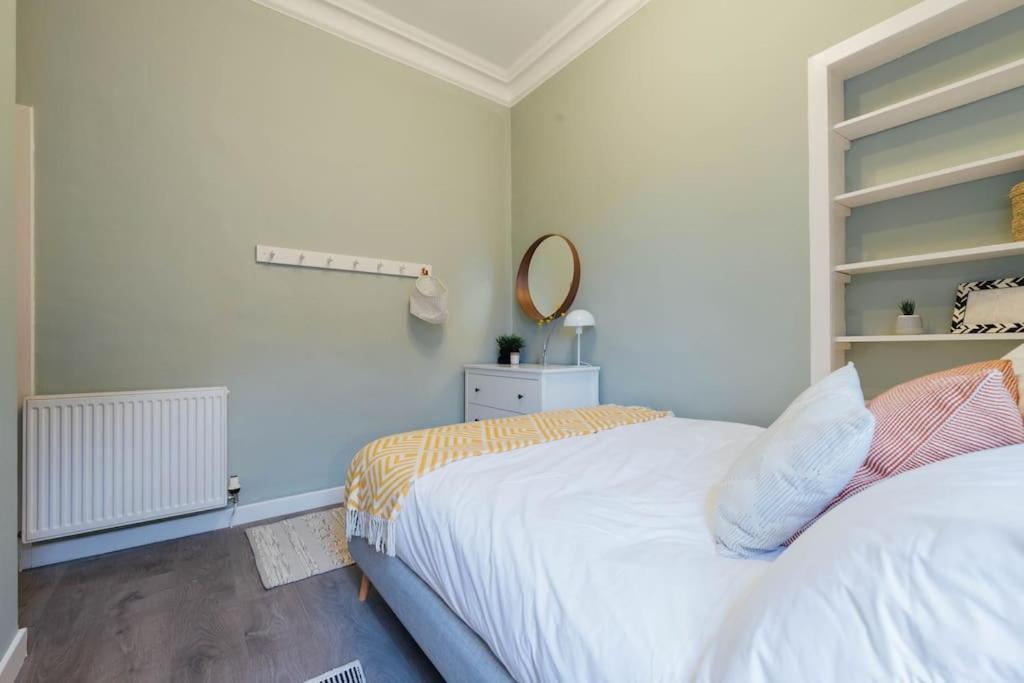 Stylish Stirling Apartment - Free Parking Eksteriør bilde