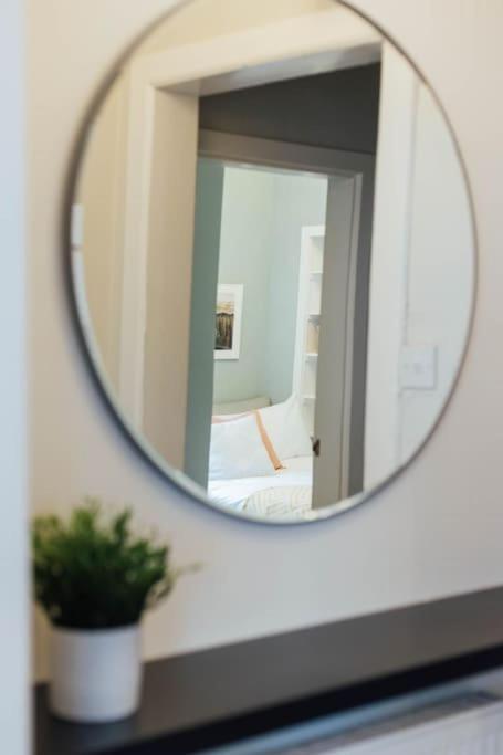 Stylish Stirling Apartment - Free Parking Eksteriør bilde